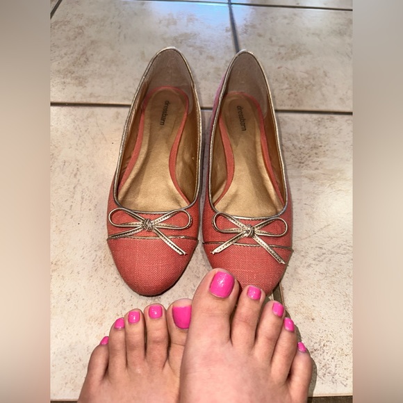 Women’s cute salmon pink flats with metallic trim and bow Dress Barn well loved - Picture 13 of 13